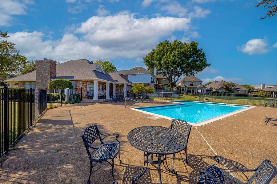 Property photo for 3208 Village Oak Drive, Arlington, TX