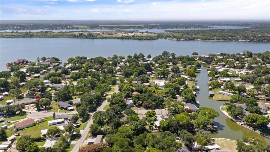Property photo for 3702 Hartwood Drive, Granbury, TX