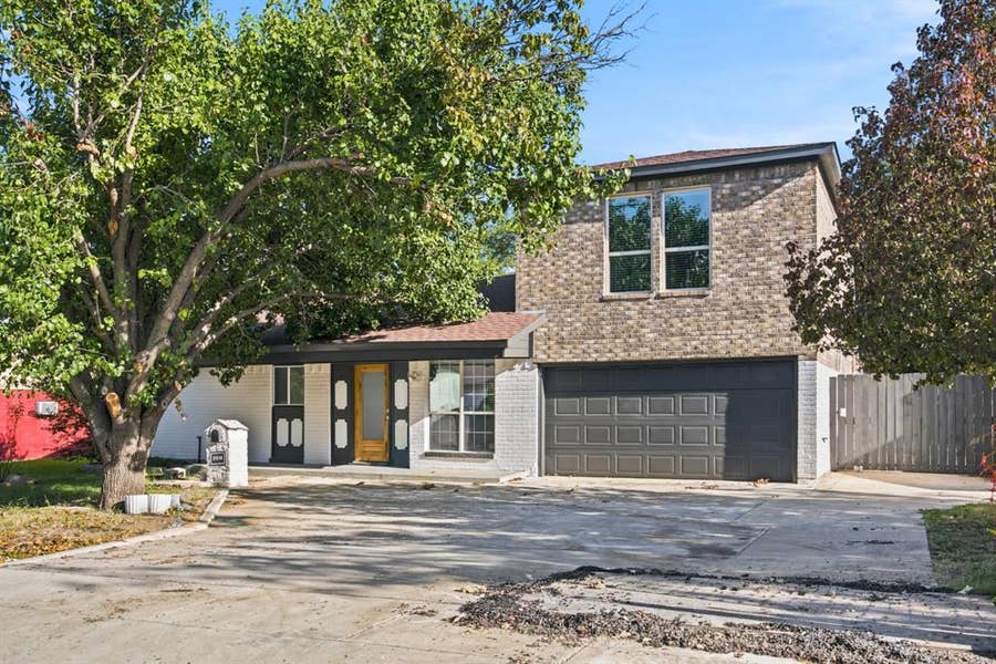 Property photo for 2016 Knollwood Lane, Carrollton, TX