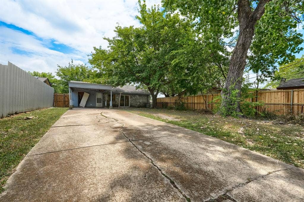 9661 Limestone Drive, Dallas, TX 75217