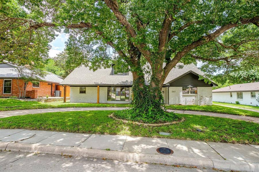 Property photo for 2601 Briarwood Drive, Plano, TX