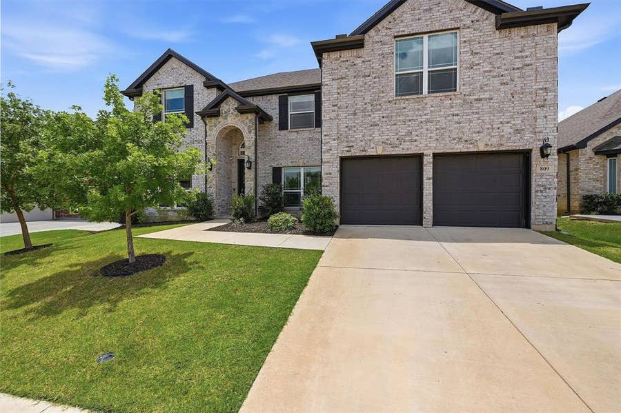 Property photo for 809 Violet Way, Celina, TX