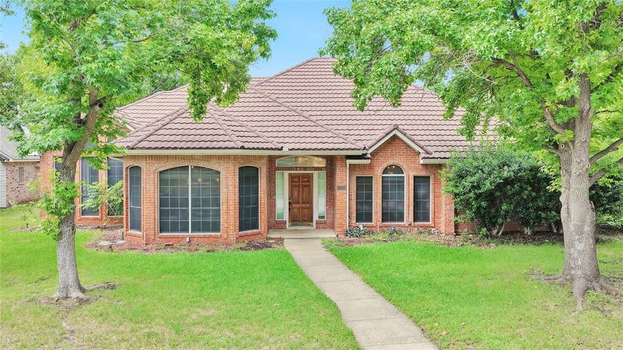 Property photo for 1409 Nettleton Drive, DeSoto, TX