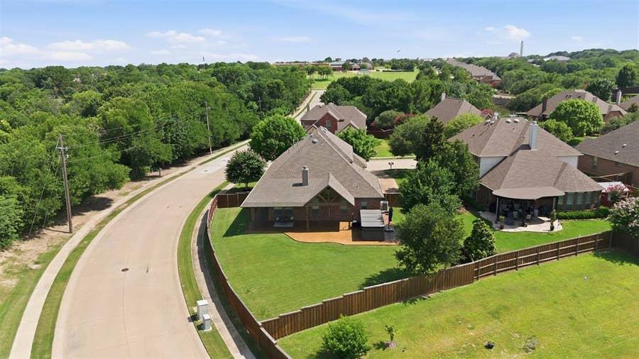 Property photo for 5700 Waterford Lane, McKinney, TX