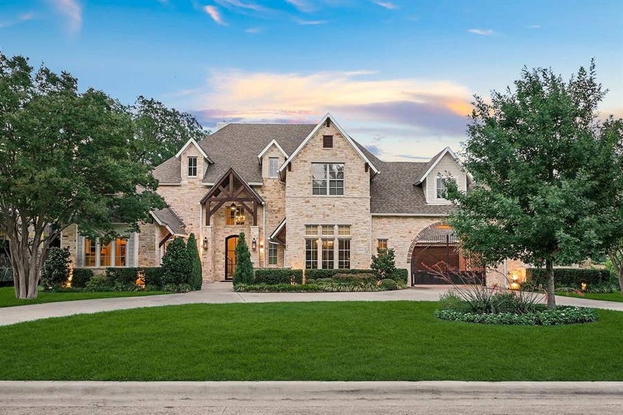 Property photo for 12114 Prestonridge Road, Dallas, TX