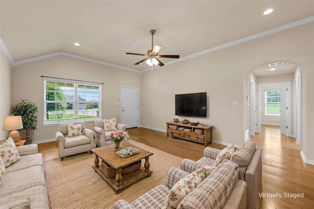637 Hoffmeyer Lane, Robinson, TX 76706 637 Hoffmeyer Lane, Robinson, TX 76706