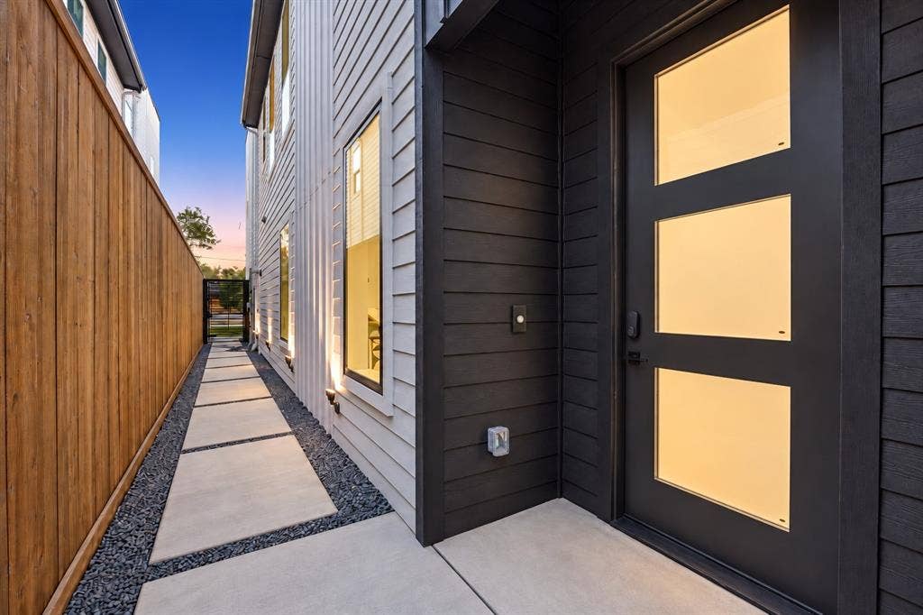 5617 Santa Fe Avenue, Dallas, TX 75214 5617 Santa Fe Avenue, Dallas, TX 75214