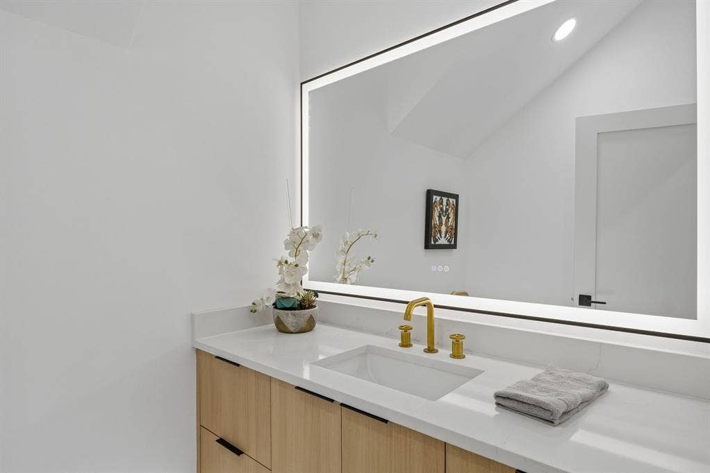 5617 Santa Fe Avenue, Dallas, TX 75214 5617 Santa Fe Avenue, Dallas, TX 75214