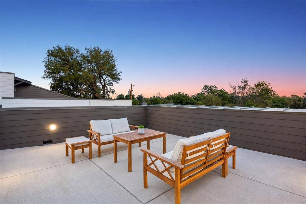 5617 Santa Fe Avenue, Dallas, TX 75214 5617 Santa Fe Avenue, Dallas, TX 75214