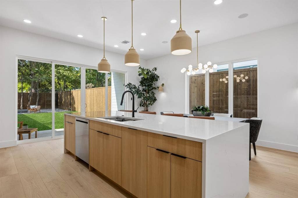 5617 Santa Fe Avenue, Dallas, TX 75214 5617 Santa Fe Avenue, Dallas, TX 75214