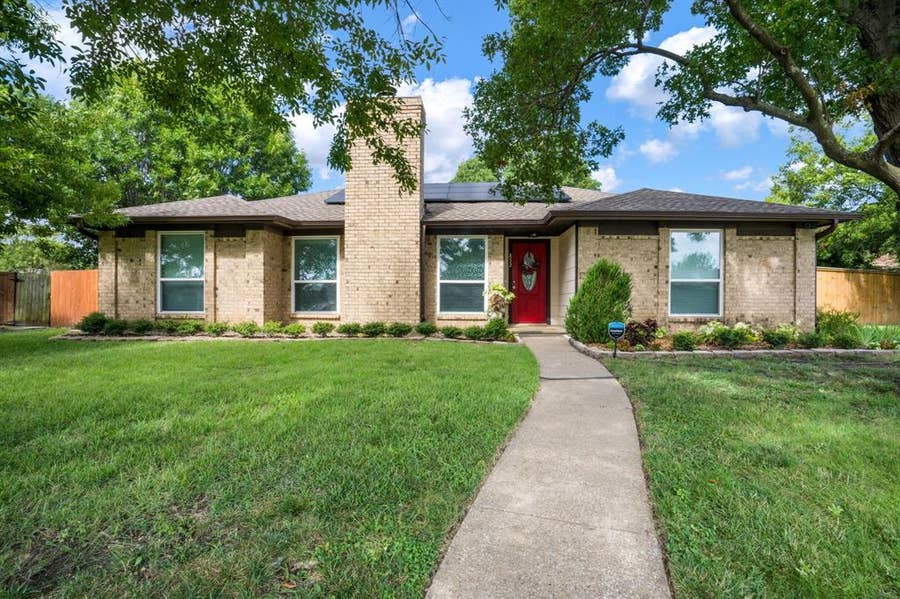 Property photo for 852 Bronco Lane, Plano, TX