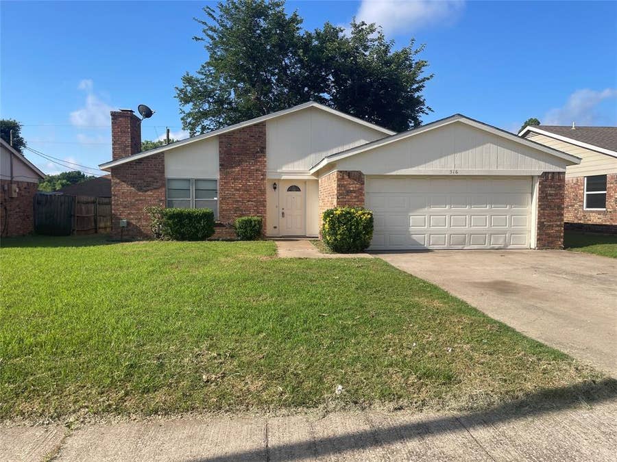 Property photo for 516 Erikson Trail, Irving, TX