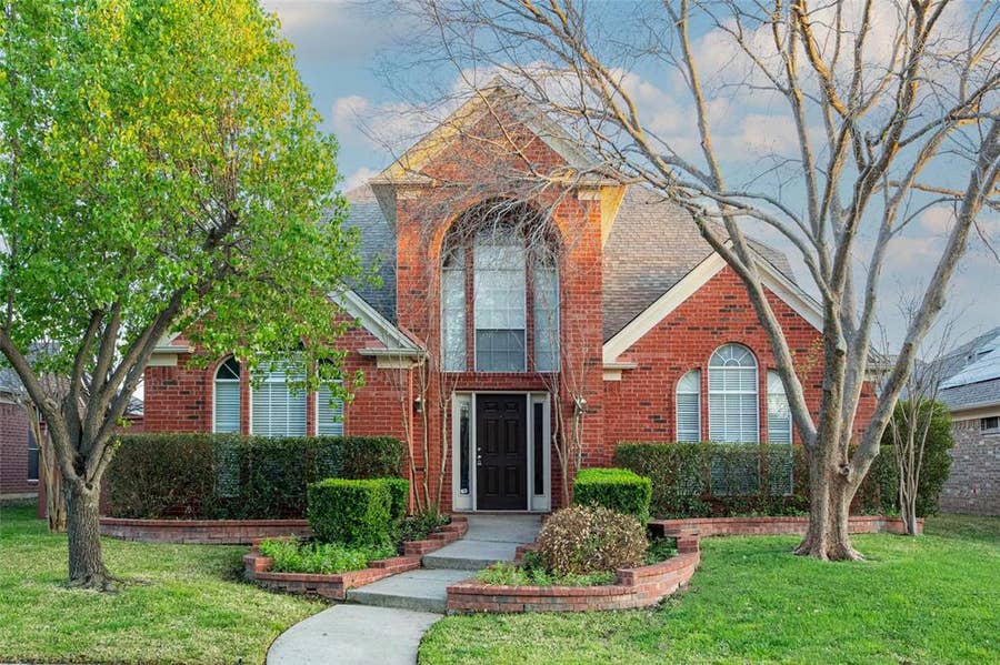 Property photo for 206 Howley Court, Irving, TX