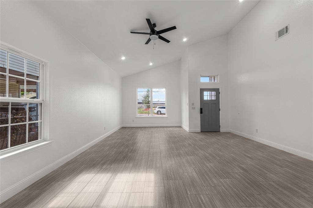 5120 Elgin Street, Fort Worth, TX 76105 5120 Elgin Street, Fort Worth, TX 76105