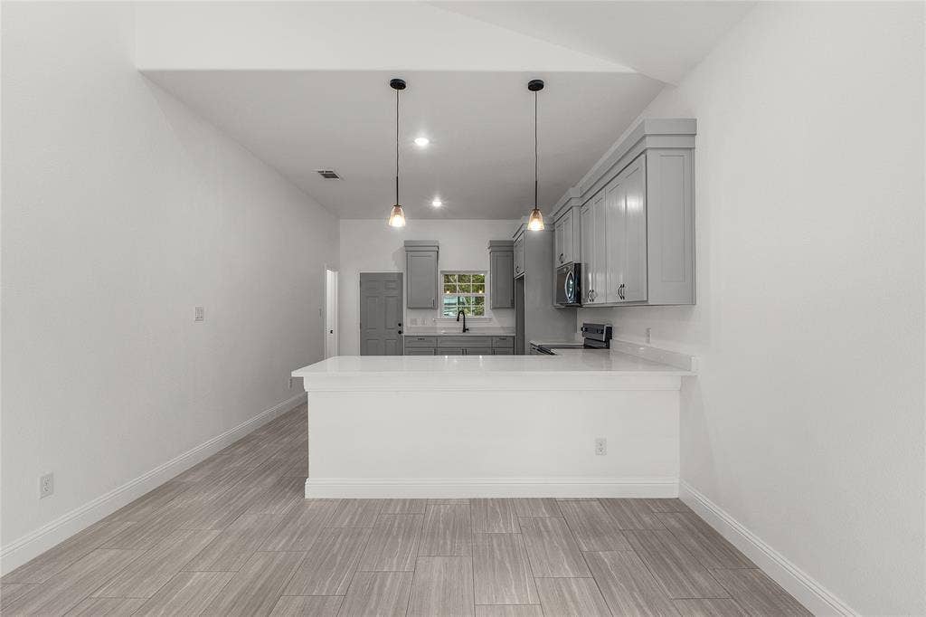 5120 Elgin Street, Fort Worth, TX 76105 5120 Elgin Street, Fort Worth, TX 76105