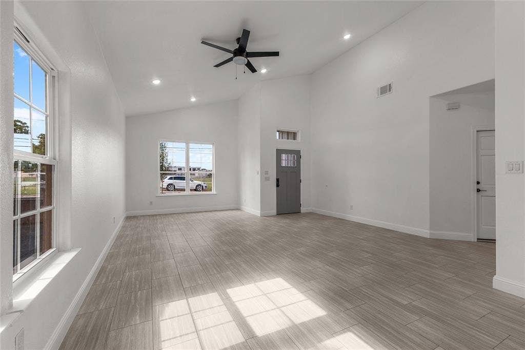 5120 Elgin Street, Fort Worth, TX 76105 5120 Elgin Street, Fort Worth, TX 76105