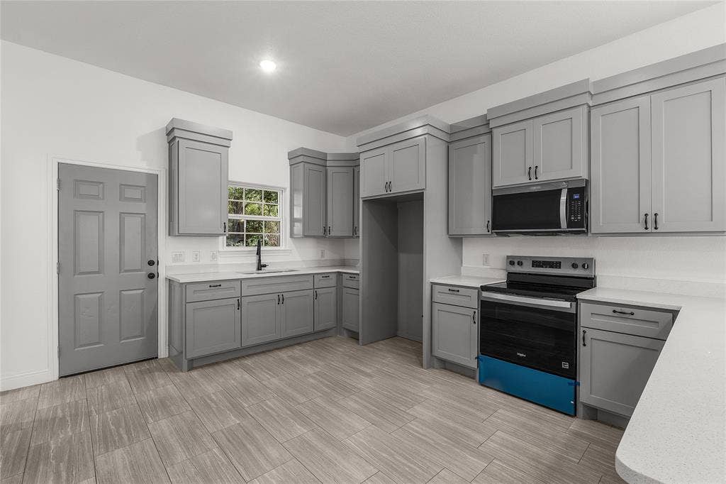 5120 Elgin Street, Fort Worth, TX 76105 5120 Elgin Street, Fort Worth, TX 76105