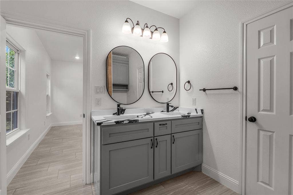 5120 Elgin Street, Fort Worth, TX 76105 5120 Elgin Street, Fort Worth, TX 76105