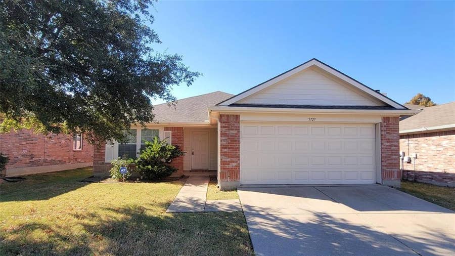 Property photo for 5727 Hunters Bend Lane, Dallas, TX