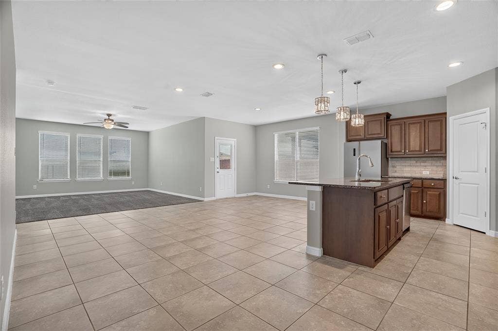 2529 Lavender Lane, Glenn Heights, TX 75154
