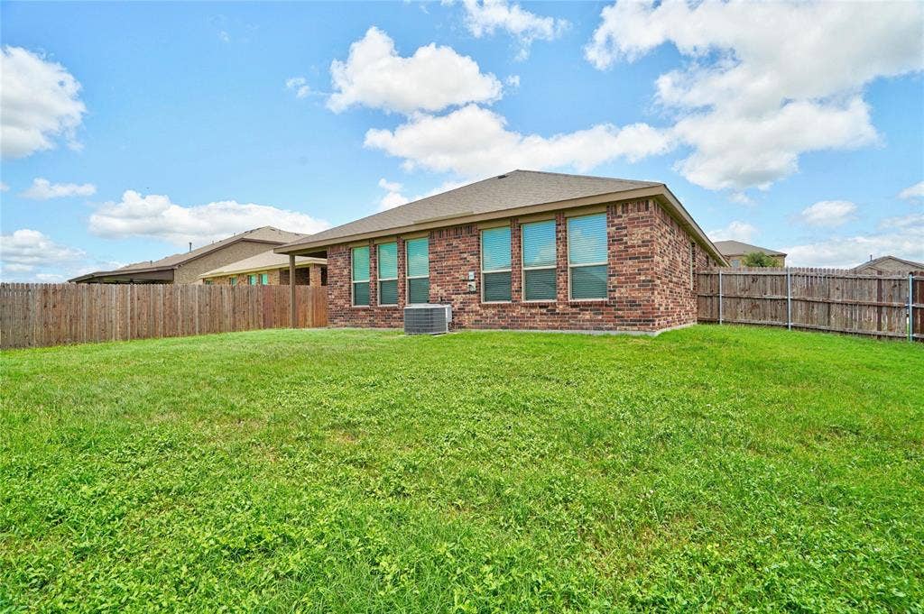 2529 Lavender Lane, Glenn Heights, TX 75154