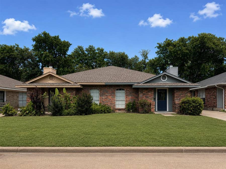 Property photo for 2327 Summer Place Drive, Arlington, TX