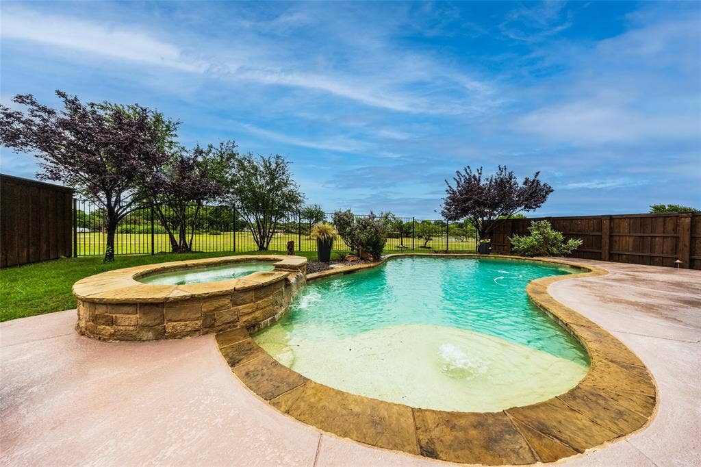 11038 Mansfield Drive, Frisco, TX 75035 11038 Mansfield Drive, Frisco, TX 75035