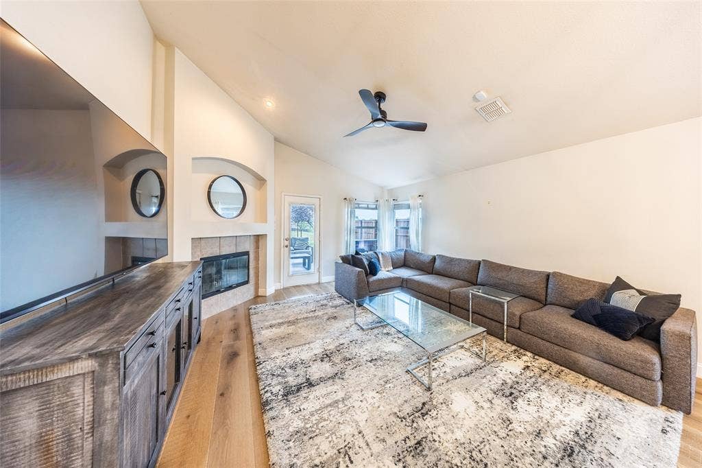 11038 Mansfield Drive, Frisco, TX 75035 11038 Mansfield Drive, Frisco, TX 75035