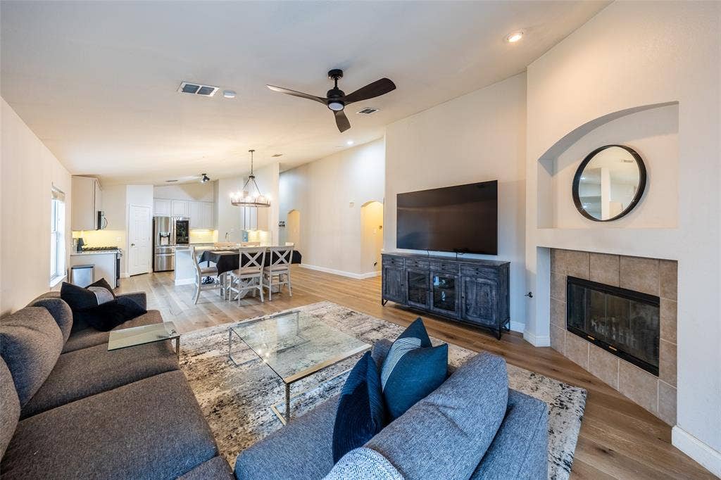 11038 Mansfield Drive, Frisco, TX 75035 11038 Mansfield Drive, Frisco, TX 75035