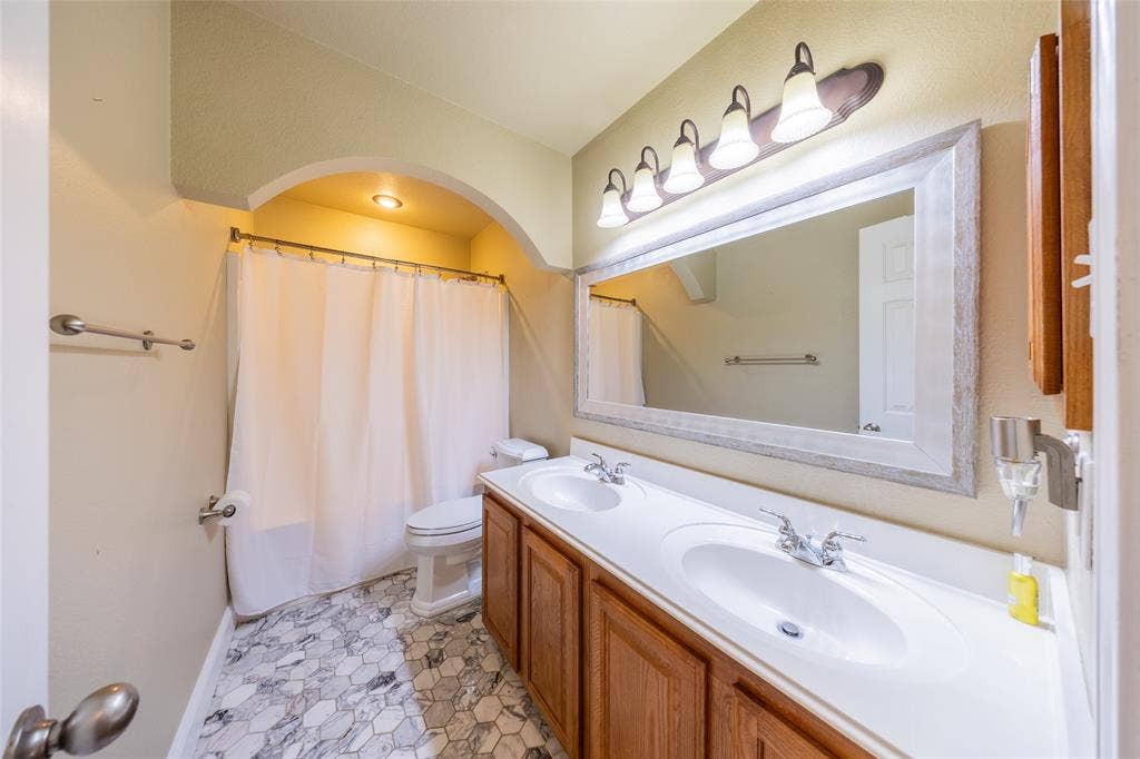 11038 Mansfield Drive, Frisco, TX 75035 11038 Mansfield Drive, Frisco, TX 75035