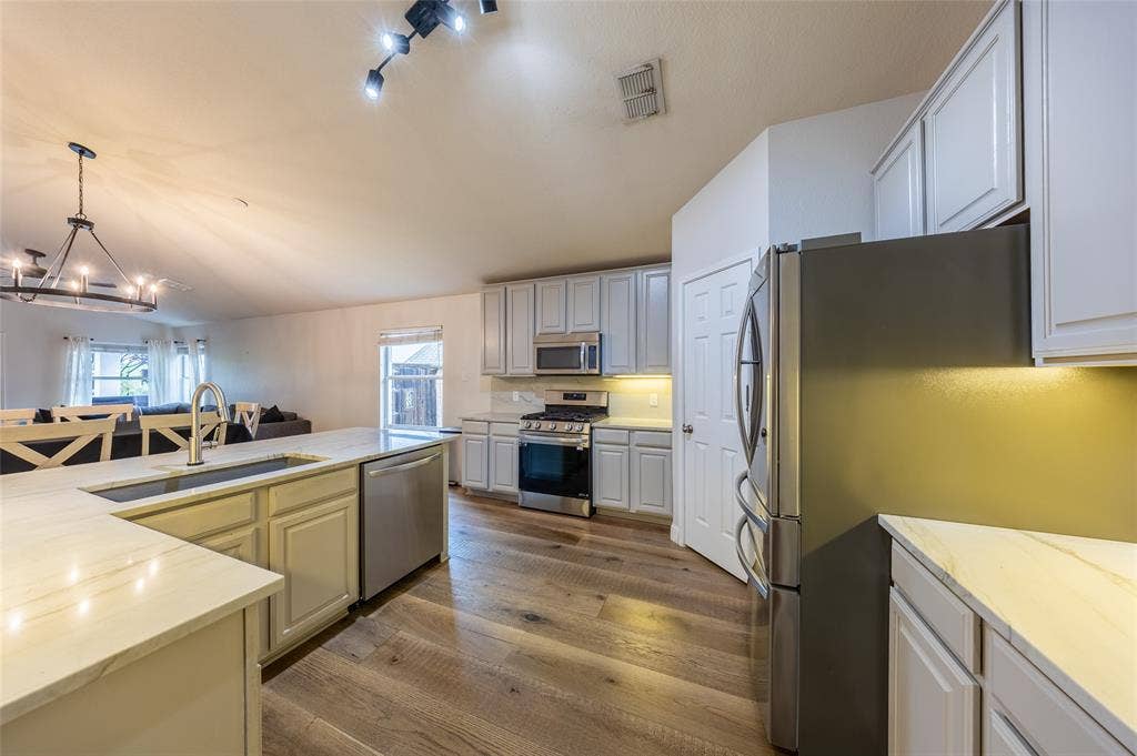 11038 Mansfield Drive, Frisco, TX 75035 11038 Mansfield Drive, Frisco, TX 75035