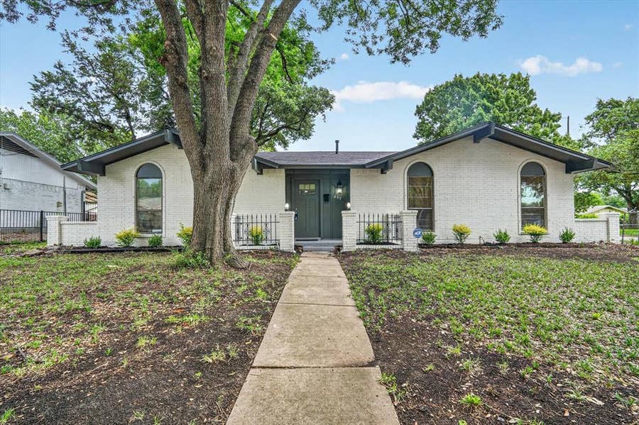 Property photo for 439 Candlelight Avenue, Duncanville, TX