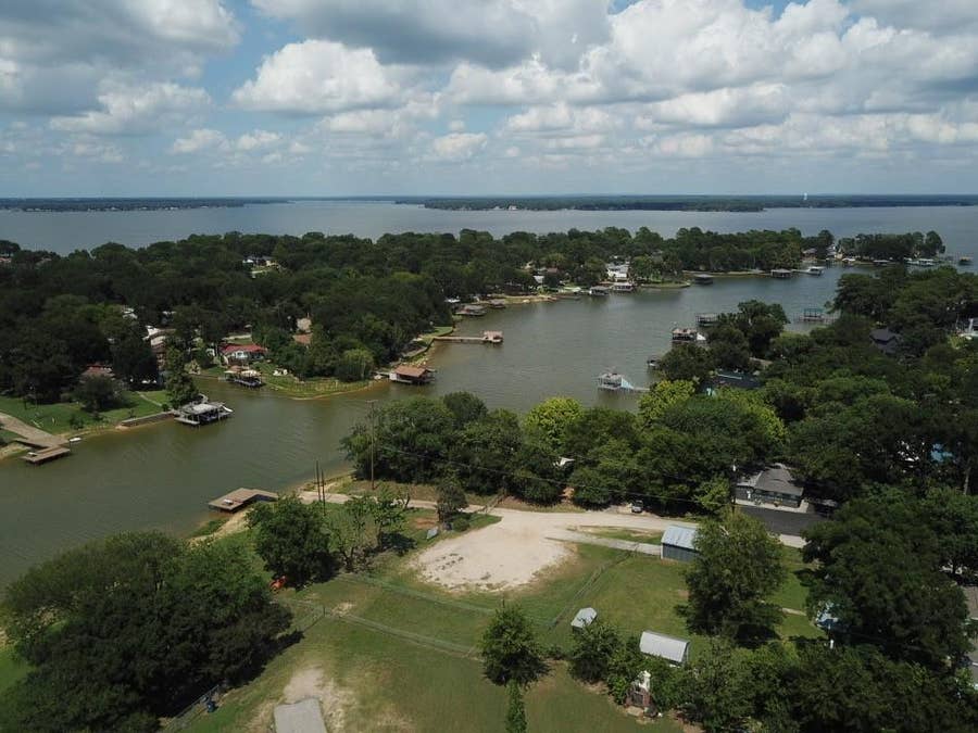 Property photo for 204 Kanakoa Drive, Tool, TX