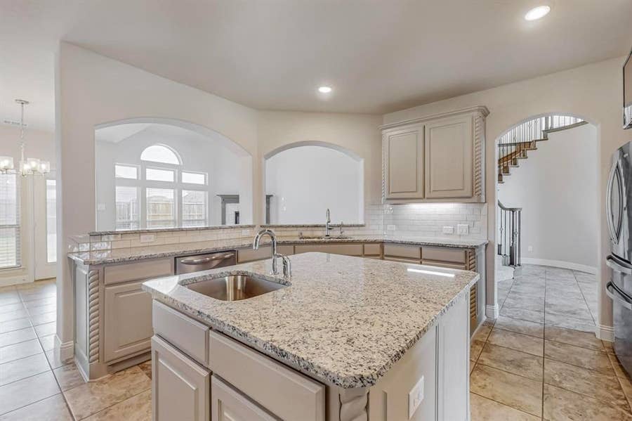 Property photo for 422 Crestview Drive, Midlothian, TX