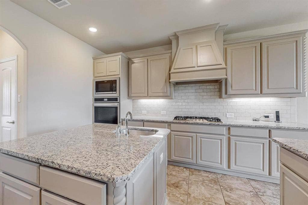 422 Crestview Drive, Midlothian, TX 76065