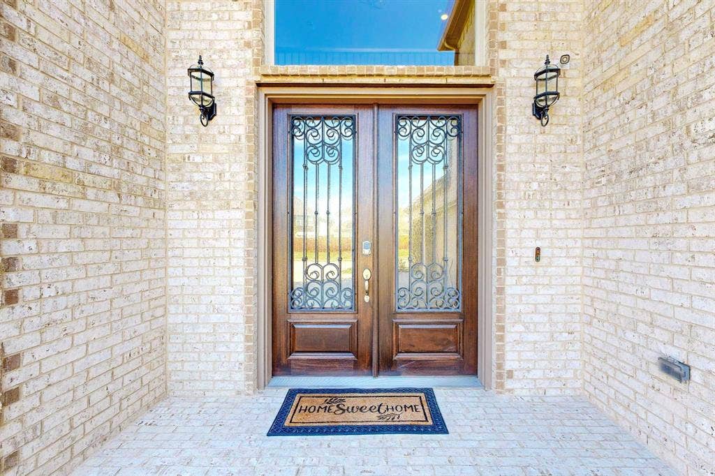 422 Crestview Drive, Midlothian, TX 76065
