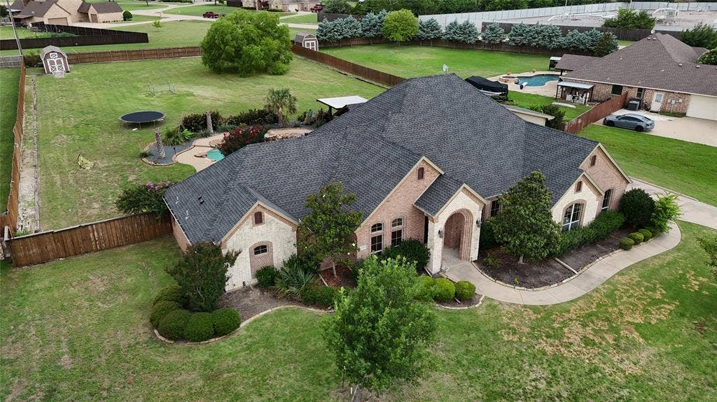 3220 Baylor Boulevard, Midlothian, TX 76065
