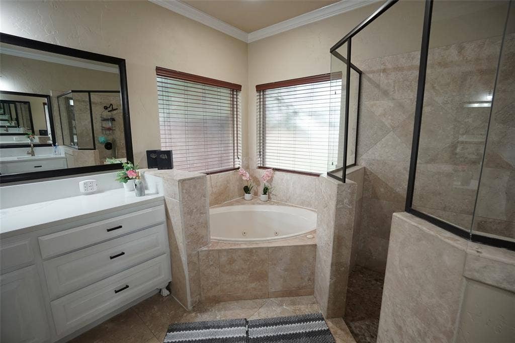 3220 Baylor Boulevard, Midlothian, TX 76065
