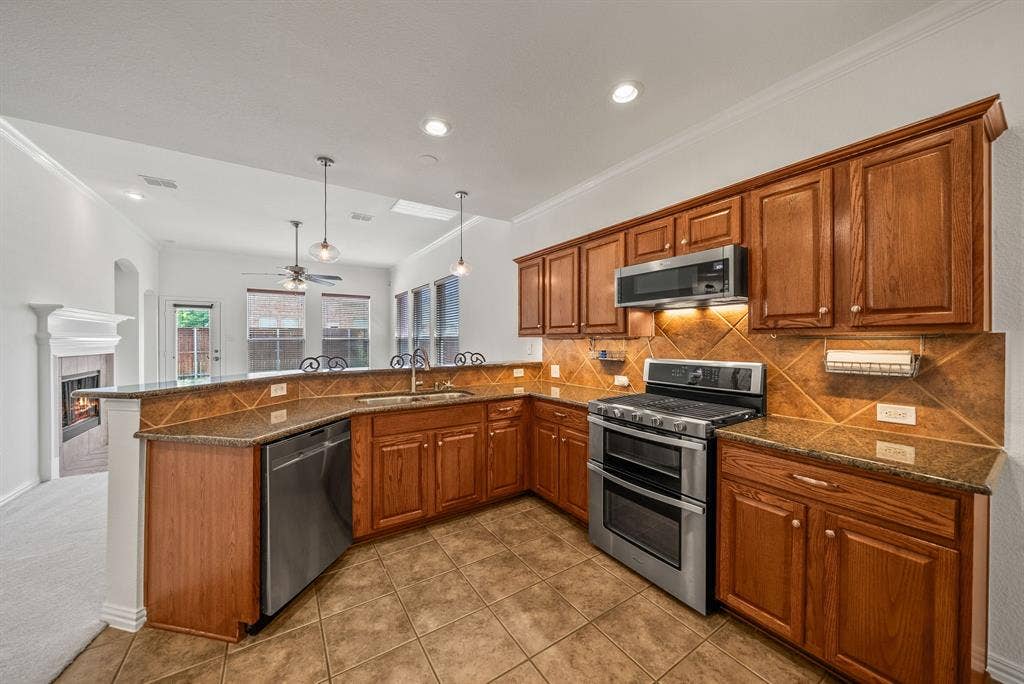 325 Kirby Drive, Argyle, TX 76226