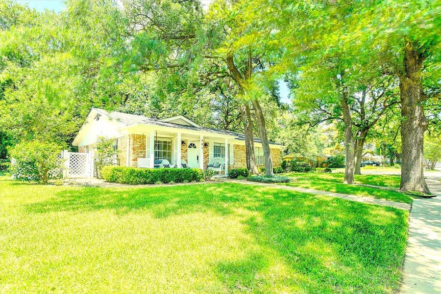 Property photo for 721 Fouts Drive, Irving, TX