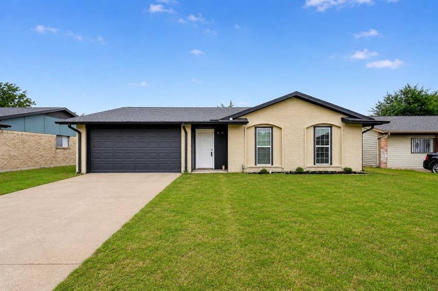 Property photo for 1005 Glenhaven Drive, Hutchins, TX