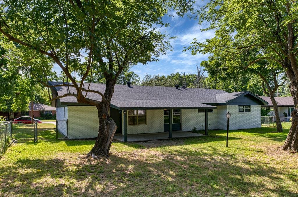 1138 Usher Street, Benbrook, TX 76126 1138 Usher Street, Benbrook, TX 76126