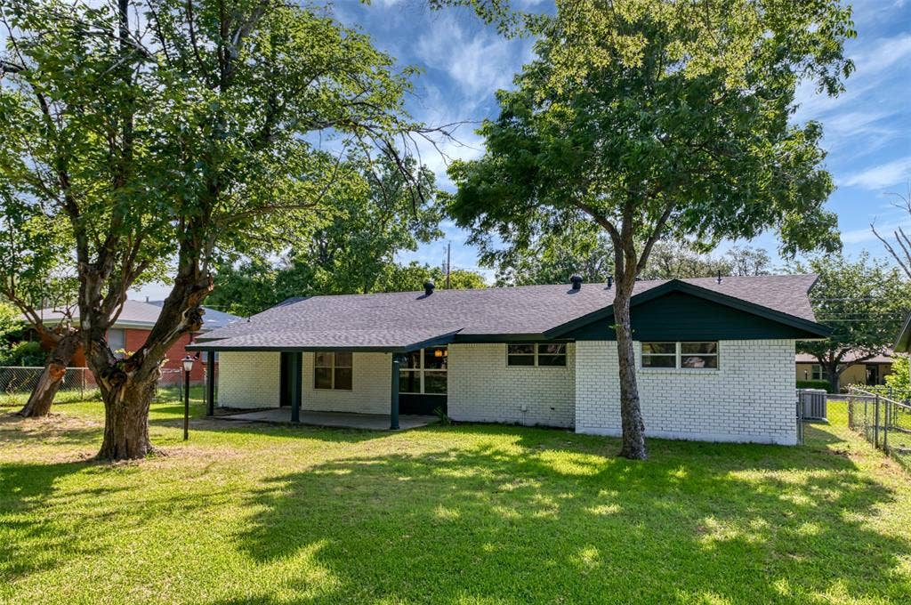 1138 Usher Street, Benbrook, TX 76126 1138 Usher Street, Benbrook, TX 76126