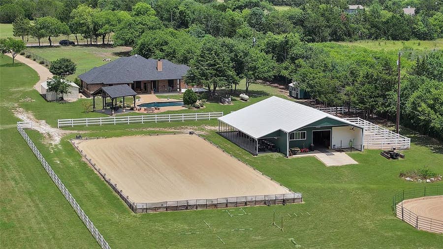 Property photo for 411 N Oak Branch Rd, Waxahachie, TX