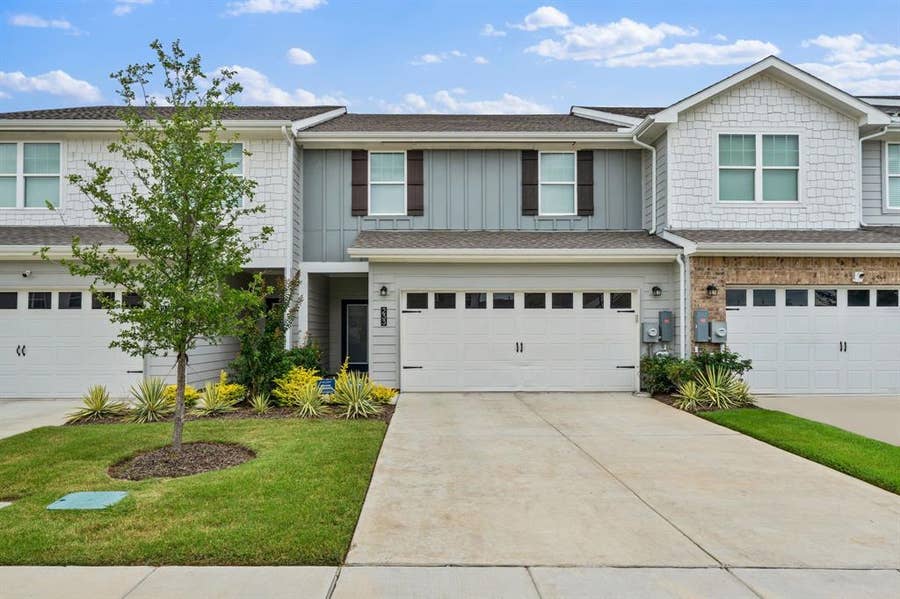 Property photo for 233 Berthe Court, Cedar Hill, TX
