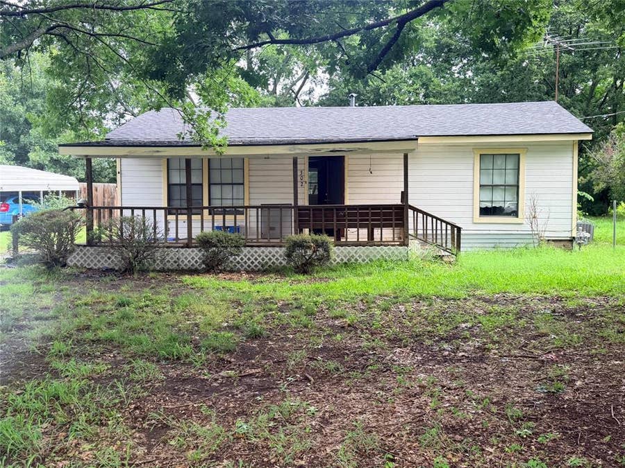 Property photo for 302 W Lamm Street, Blue Ridge, TX