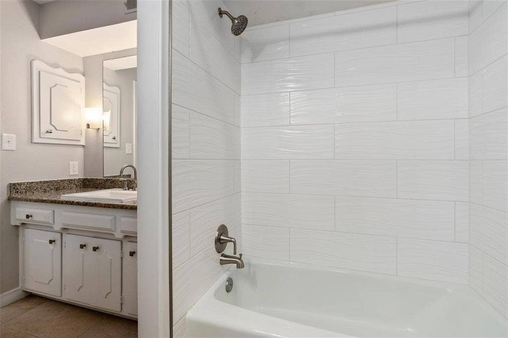 4355 Harvest Hill Road, Dallas, TX 75244 Guest Jack & Jill bath between the two upstairs bedrooms.