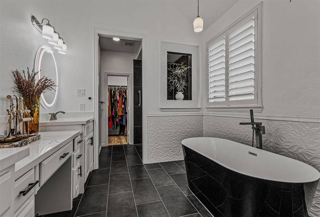 1831 Morning Mist Way, Wylie, TX 75098 Freestanding tub and walk in shower