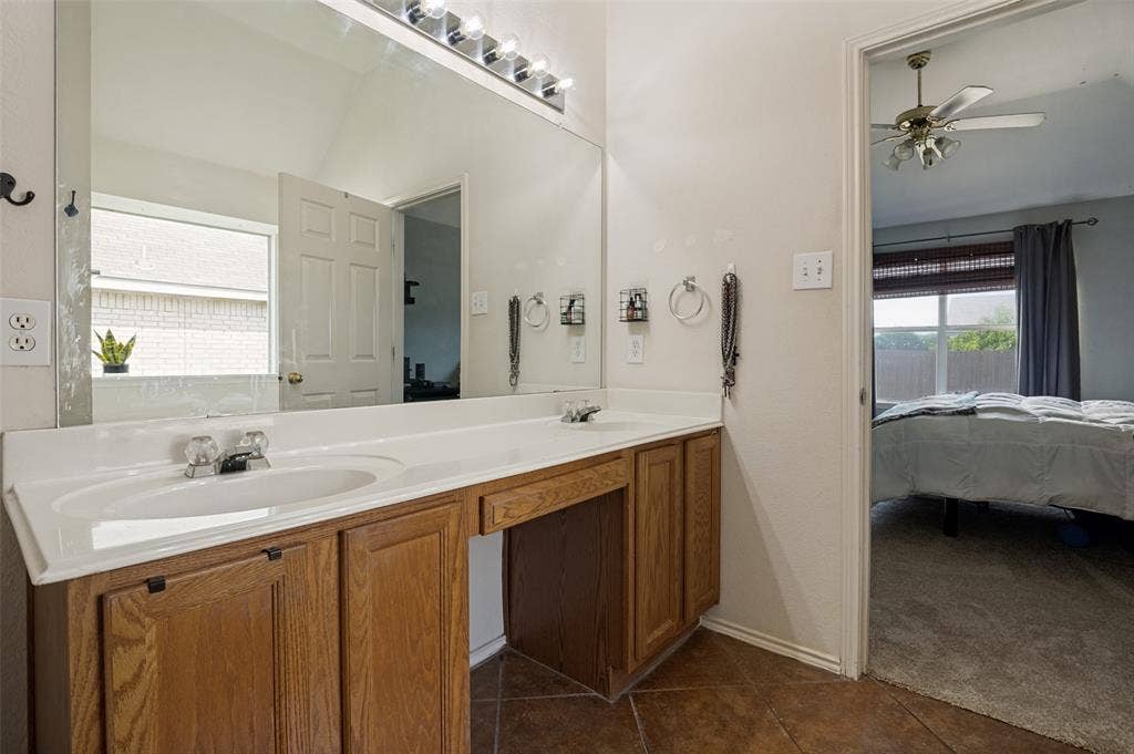 902 Cutting Horse Drive, Mansfield, TX 76063 902 Cutting Horse Drive, Mansfield, TX 76063