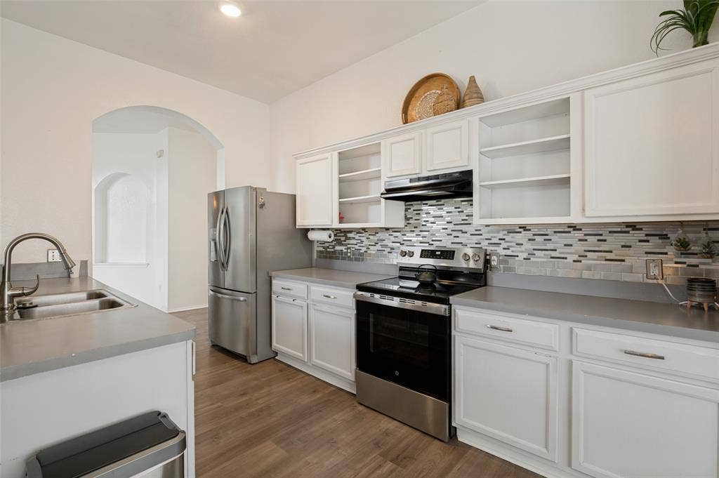 902 Cutting Horse Drive, Mansfield, TX 76063 902 Cutting Horse Drive, Mansfield, TX 76063